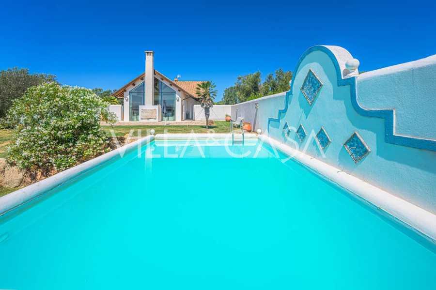Lazio ve Toskana sınırında modern tarzda havuzlu villa