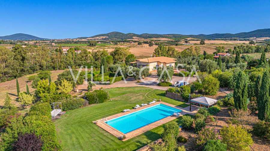 Montalto di Castro'da satılık lüks villa