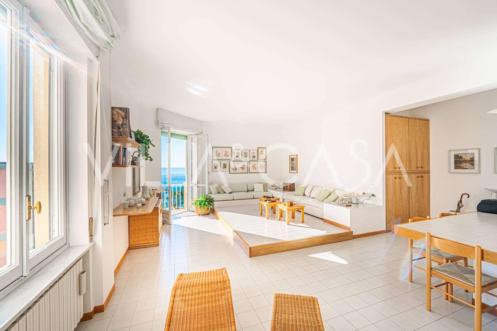 Deniz kenarında daire, Sanremo, lüks seçenek satışta