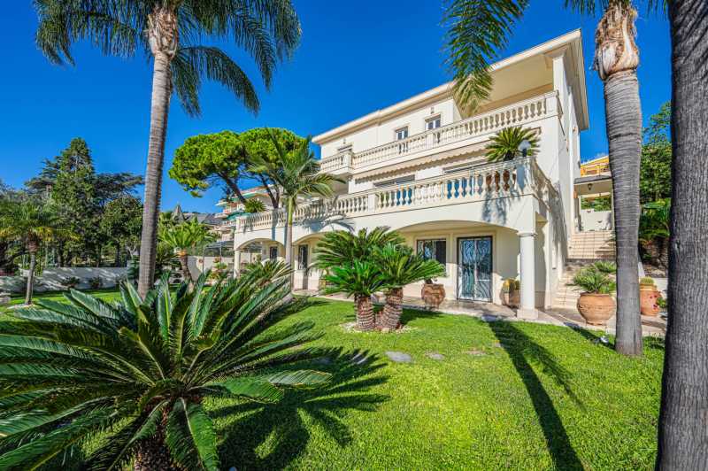 Villa sul mare a Sanremo