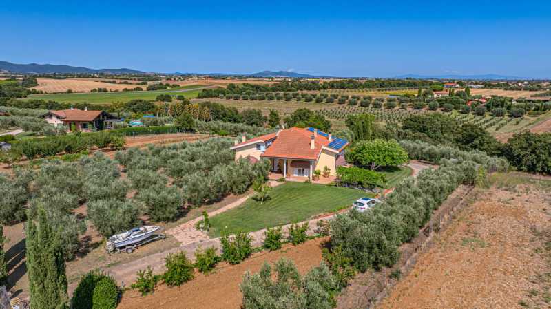 Montalto di Castro'da satılık villa