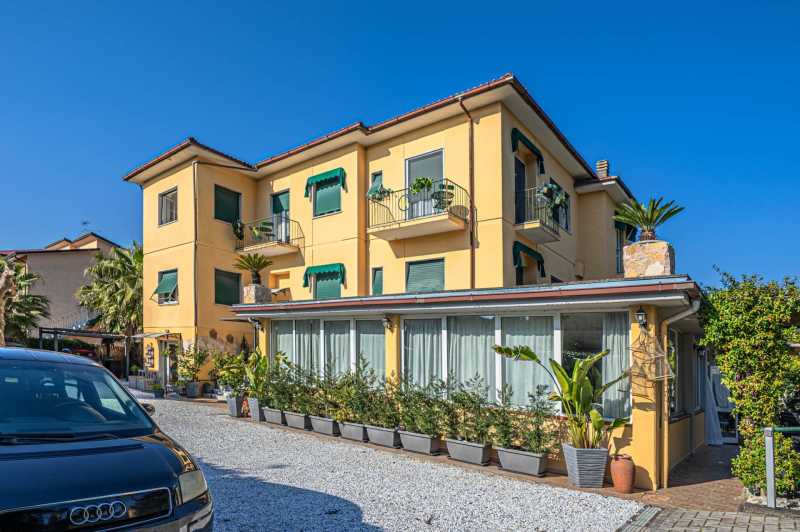 Marina di Massa'da butik otel
