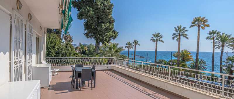 Kiralık lüks daire San Remo'da.