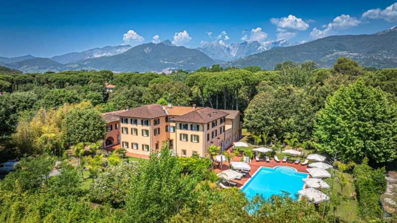 Toskana kıyısında muhteşem otel-villa satılık
