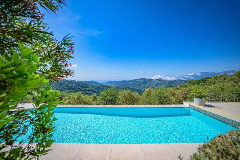 Satılık muhteşem villa Dolceacqua'da