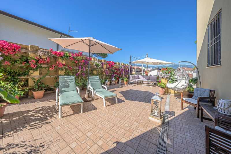 Satılık şık otel Lido di Camaiore'da