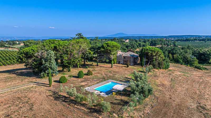 Bolsena ve Orvieto arasında benzersiz malikanenin satışı.