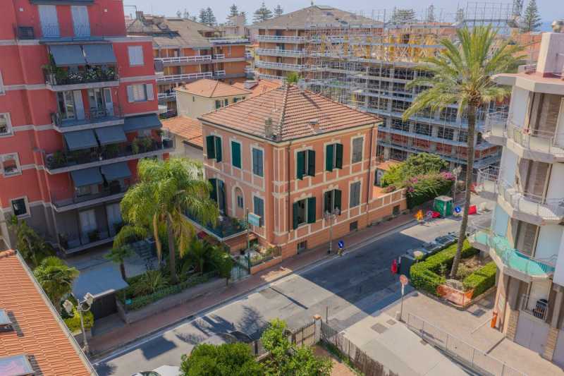 Bordighera merkezde villa satılık
