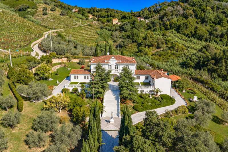 Toskana, Massa'da satılık muhteşem villa