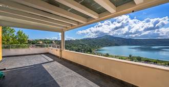 Kastel Gandolfo'da lüks penthouse
