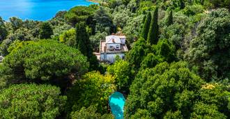 Elit bir villa, Albano Gölü yakınlarında Castel Gandolfo'da.