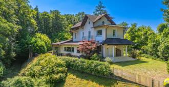 Elit bir villa, Stresa'da Maggiore Gölü yakınında satılıktır.