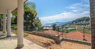Deniz manzaralı modern villa, Bordighera'da.