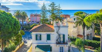 Santa Marinella'da konforlu bir villa satılıktır.