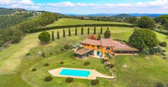 Treviniano Romano, Bracciano Gölü'nde satılık villa