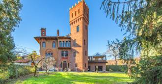 Satılık lüks kale Bogomanero'da