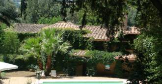 Roma'daki prestijli bir konutta kiralık tarihi villa.