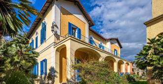 Satılık denize sıfır villa, Santa Marinella'da.