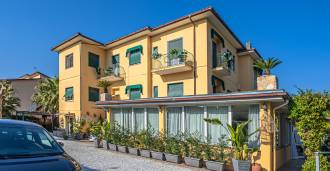 Marina di Massa'da butik otel