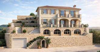 Bordighera'da tamamen restore edilmesi gereken bir villa.