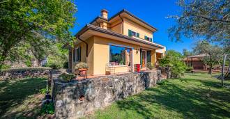 Carrara'da villa satılık