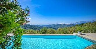 Satılık muhteşem villa Dolceacqua'da