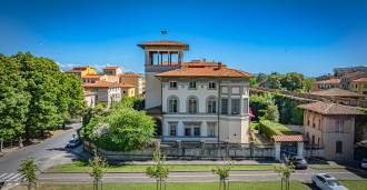 Pisa'nın merkezinde şık tarihi villa satışta