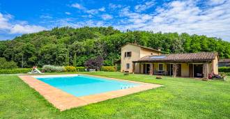 Toskana'da, Lucca yakınlarında villa satılık
